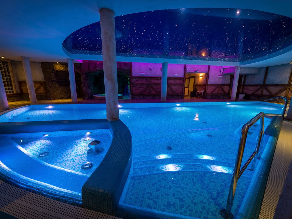 Hotel z basenem i SPA w